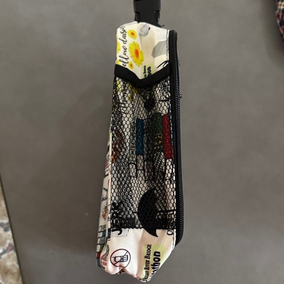 Gilmore Girls Insulated Lunch Bag BPA Free Luke’s Diner Print NEW - Picture 8 of 12